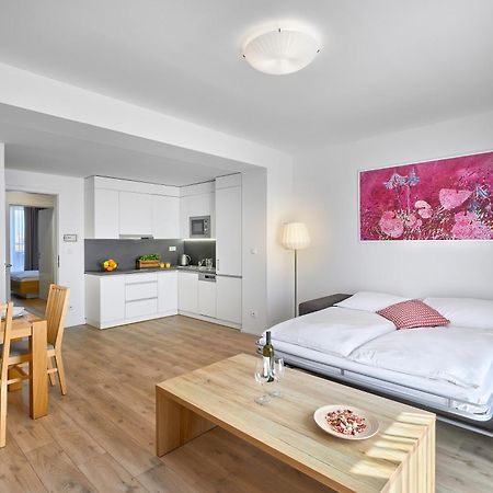 Downtown Suites Belohorska Praga Esterno foto
