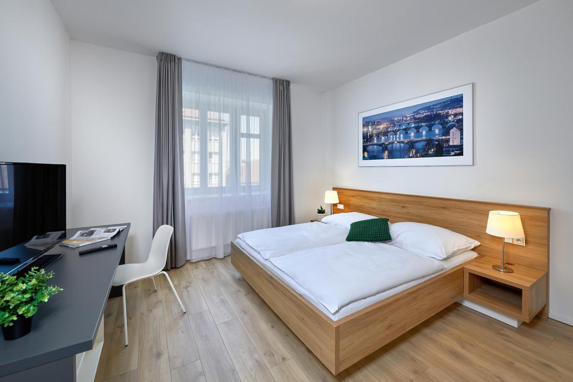 Downtown Suites Belohorska Praga Esterno foto