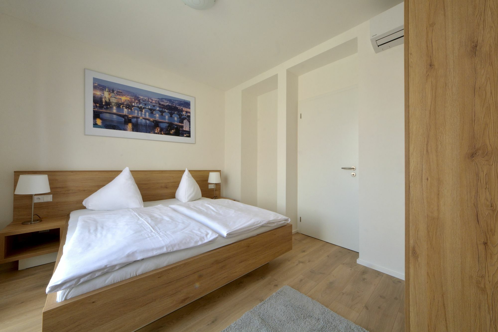 Downtown Suites Belohorska Praga Esterno foto